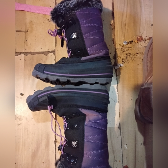 Kamik Kids Fur-Lined Black and Purple Snow Boots - Picture 3 of 6